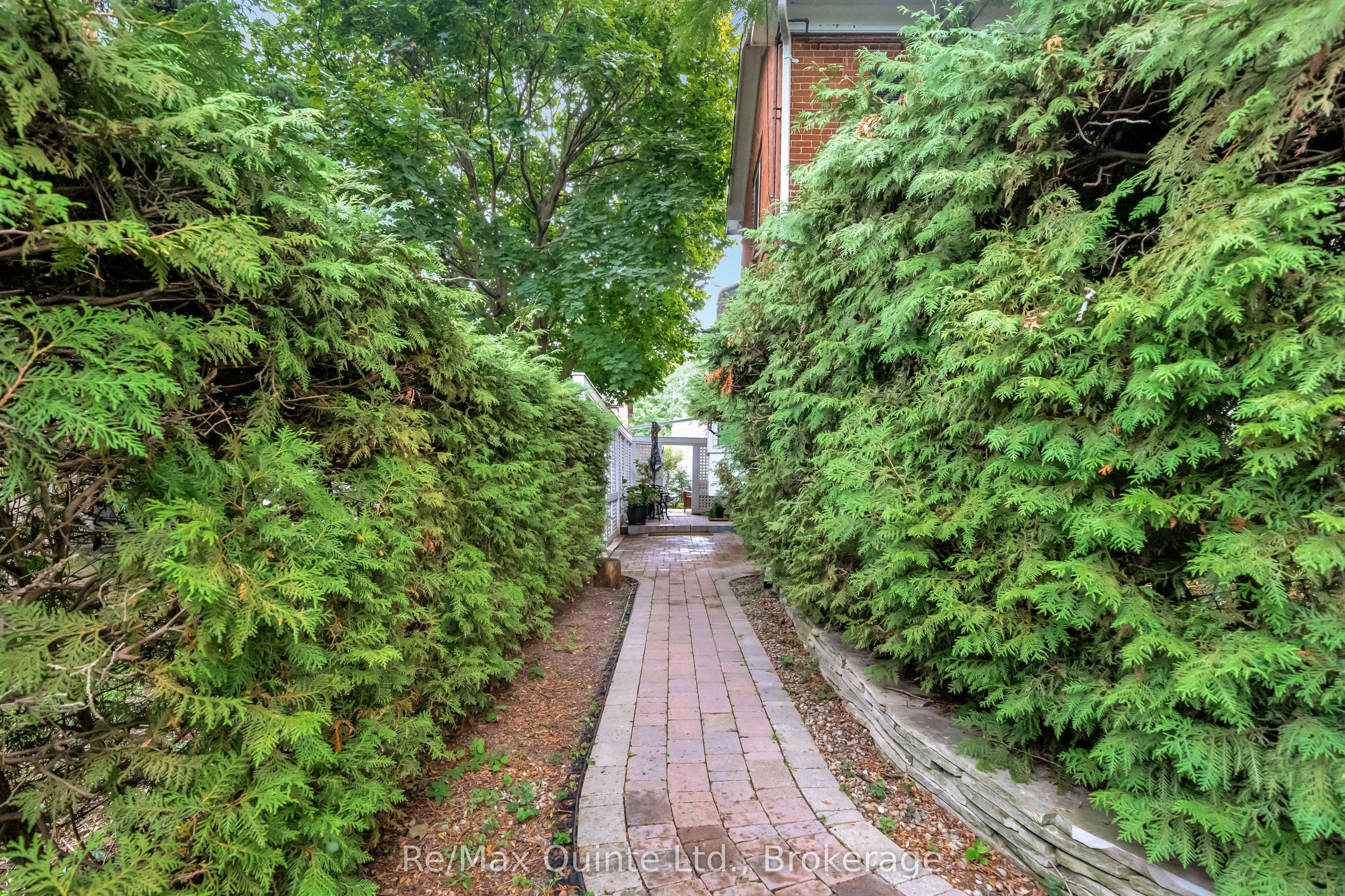99 Bridge Street E #5