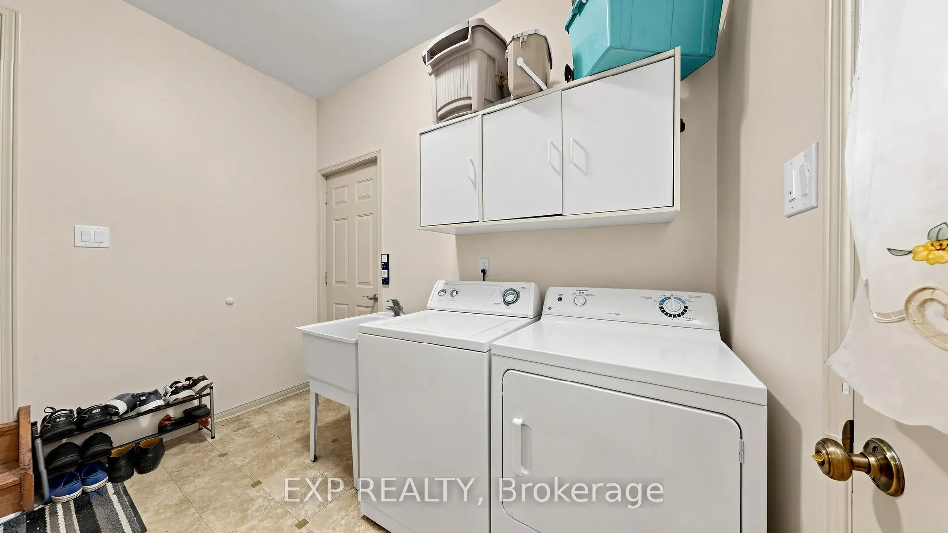 28 Hurlbut Place