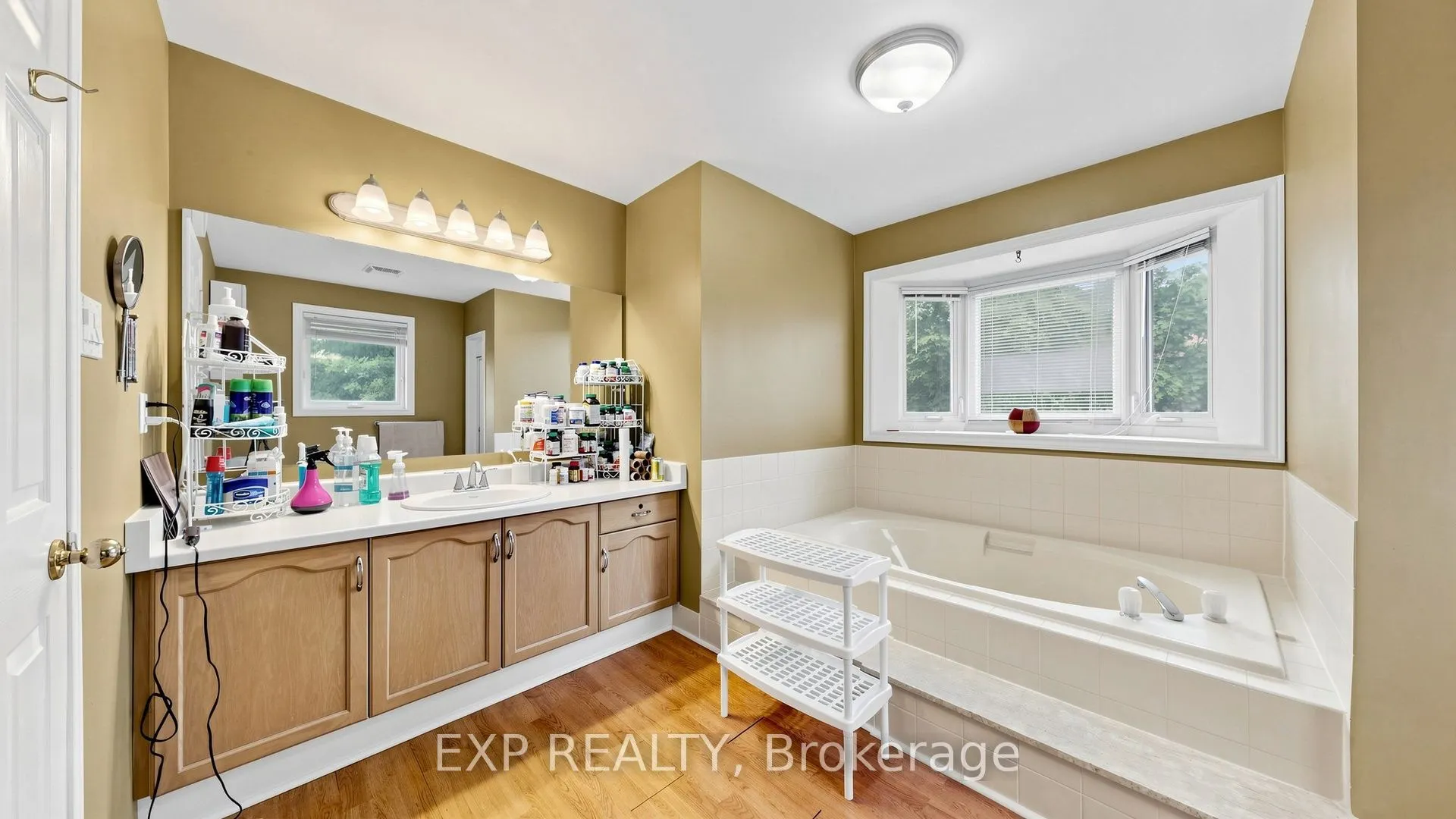 28 Hurlbut Place