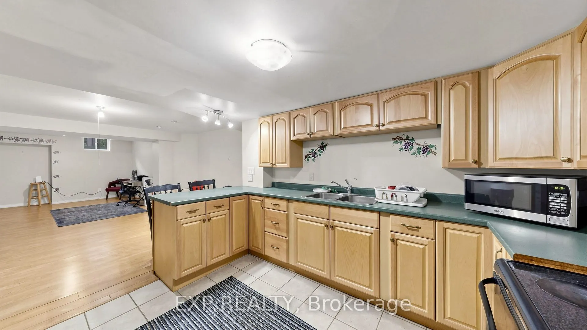 28 Hurlbut Place