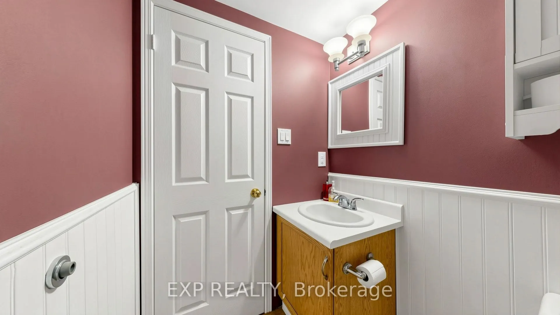 28 Hurlbut Place