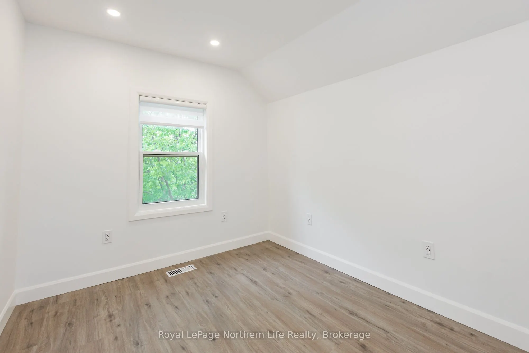 253 Second Avenue W