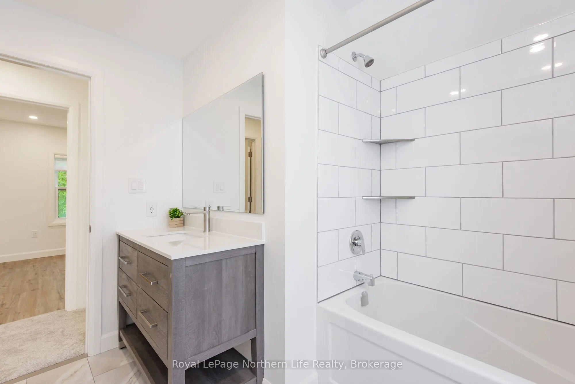 253 Second Avenue W