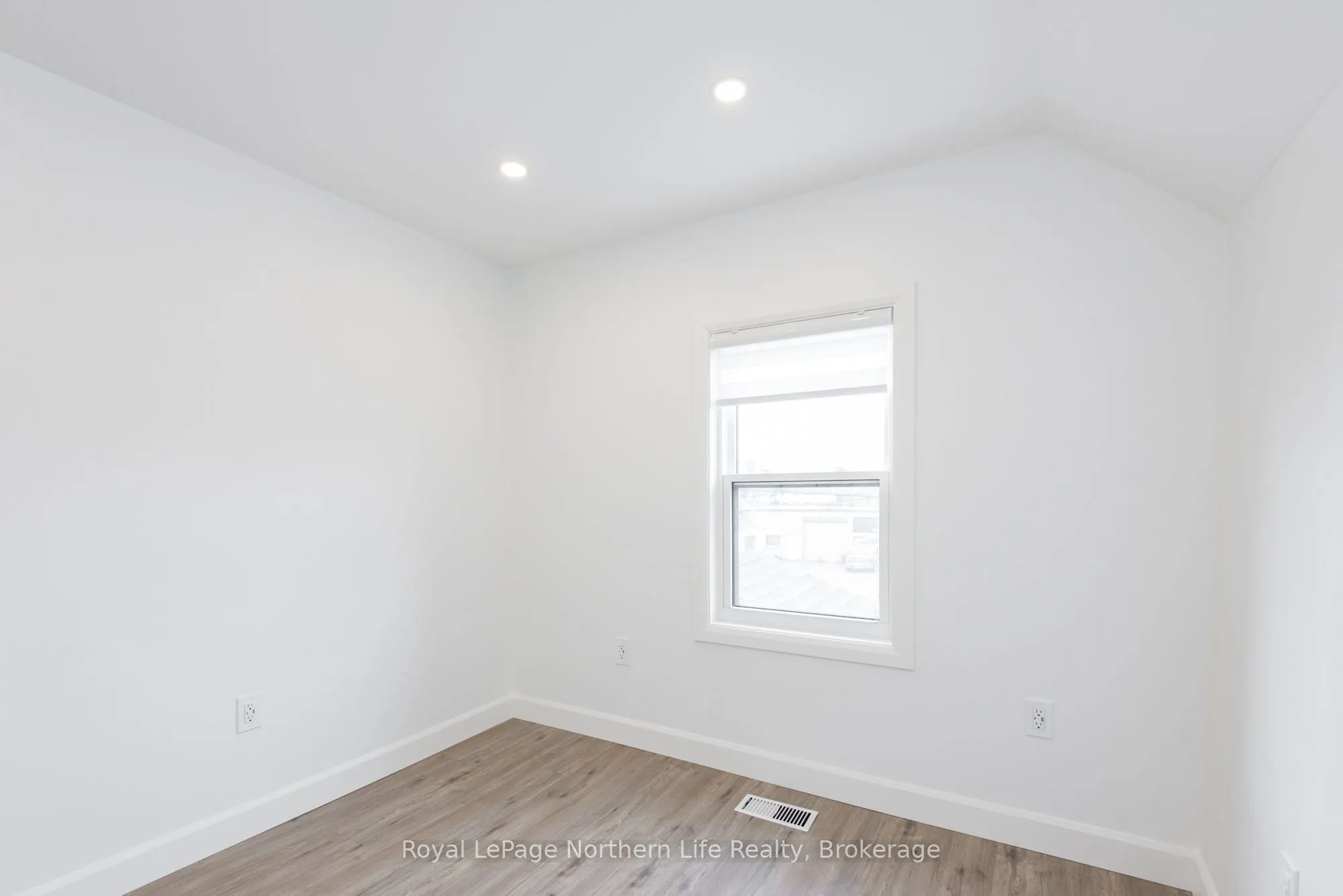 253 Second Avenue W