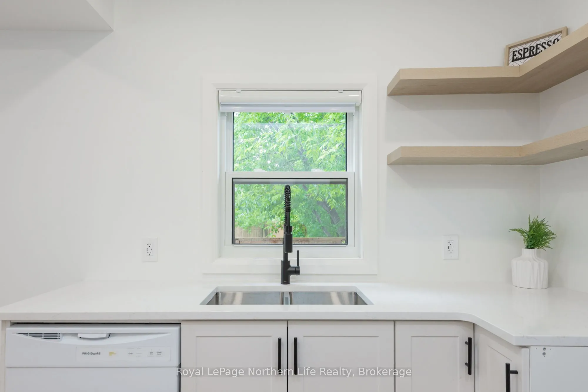 253 Second Avenue W