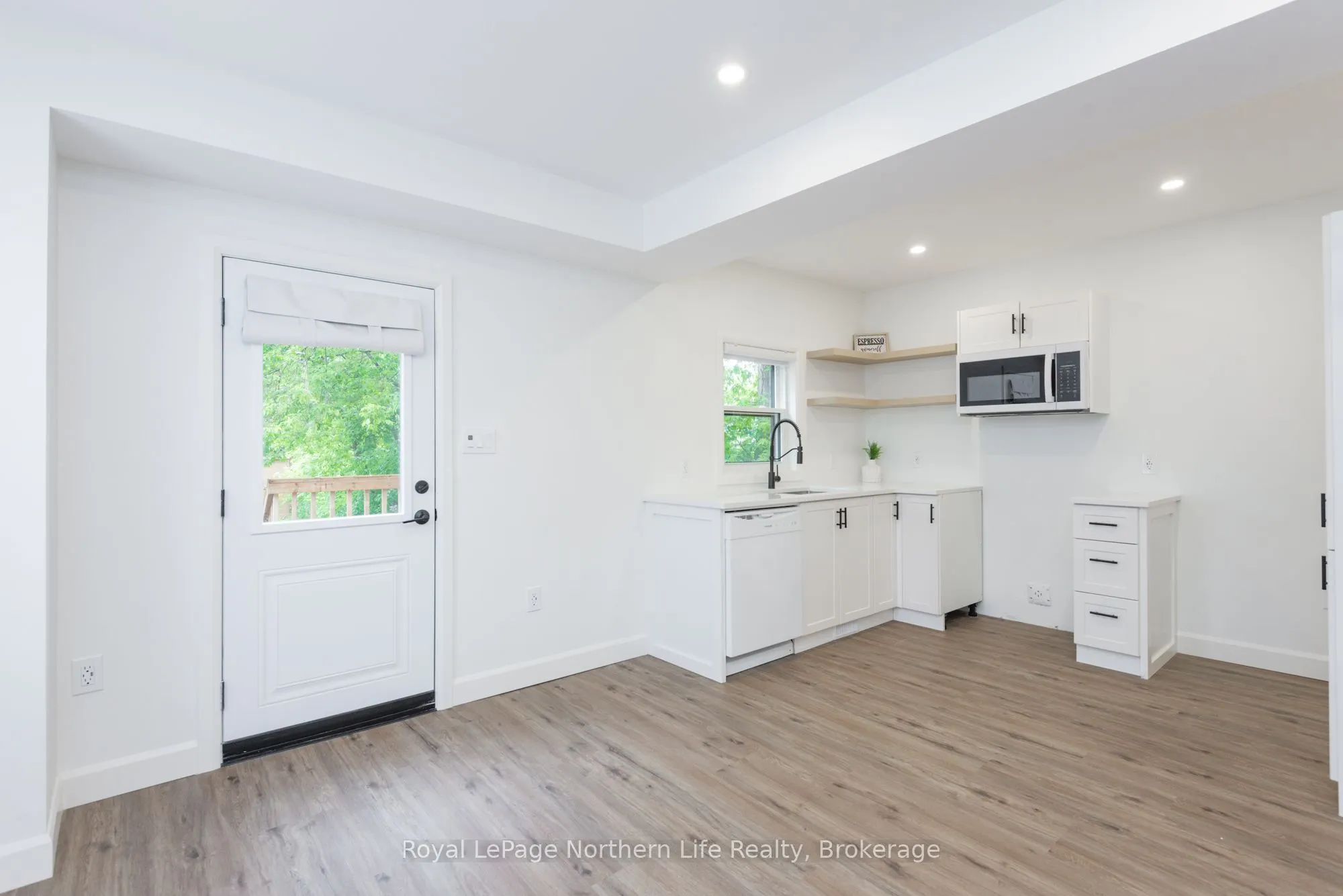 253 Second Avenue W