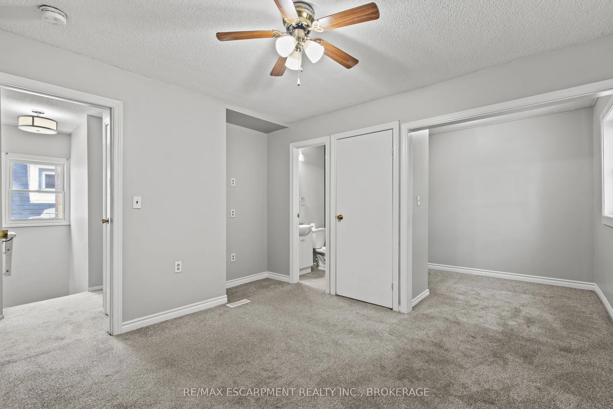 15 MCCORMICK Street #Upper