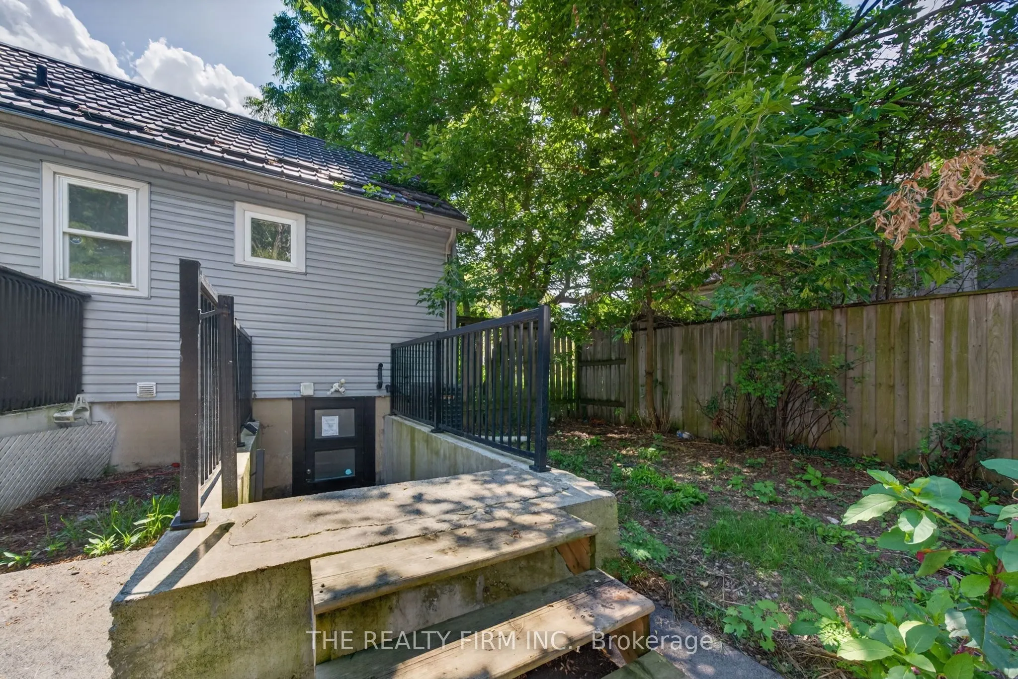 24 Fairview Court