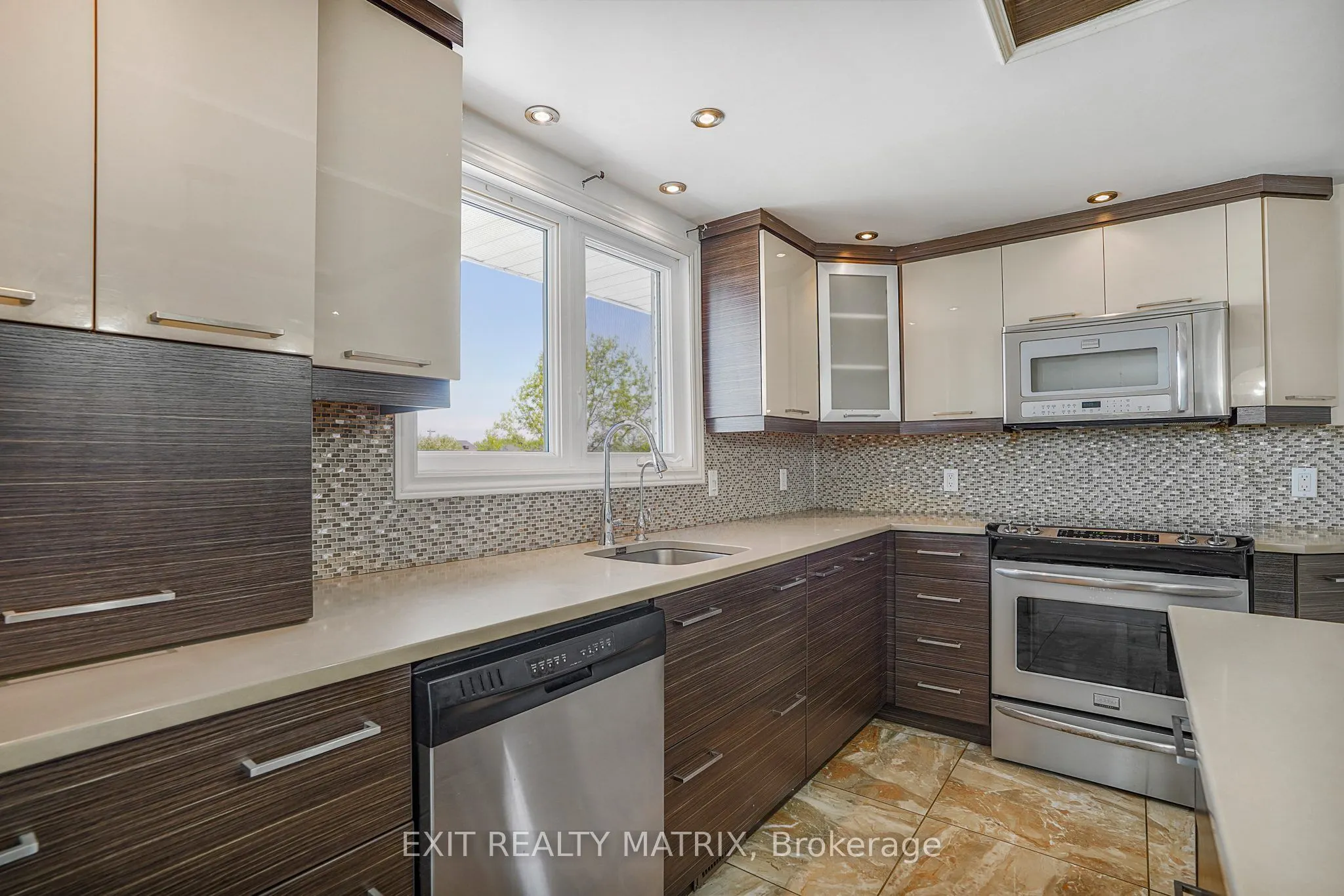 845 Cartier Boulevard
