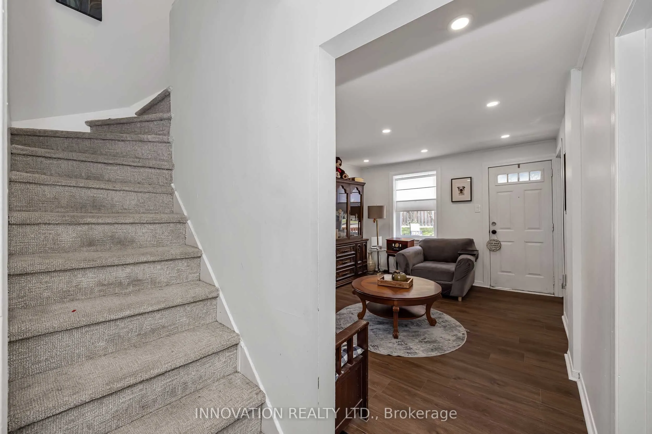 58 Russell Street N
