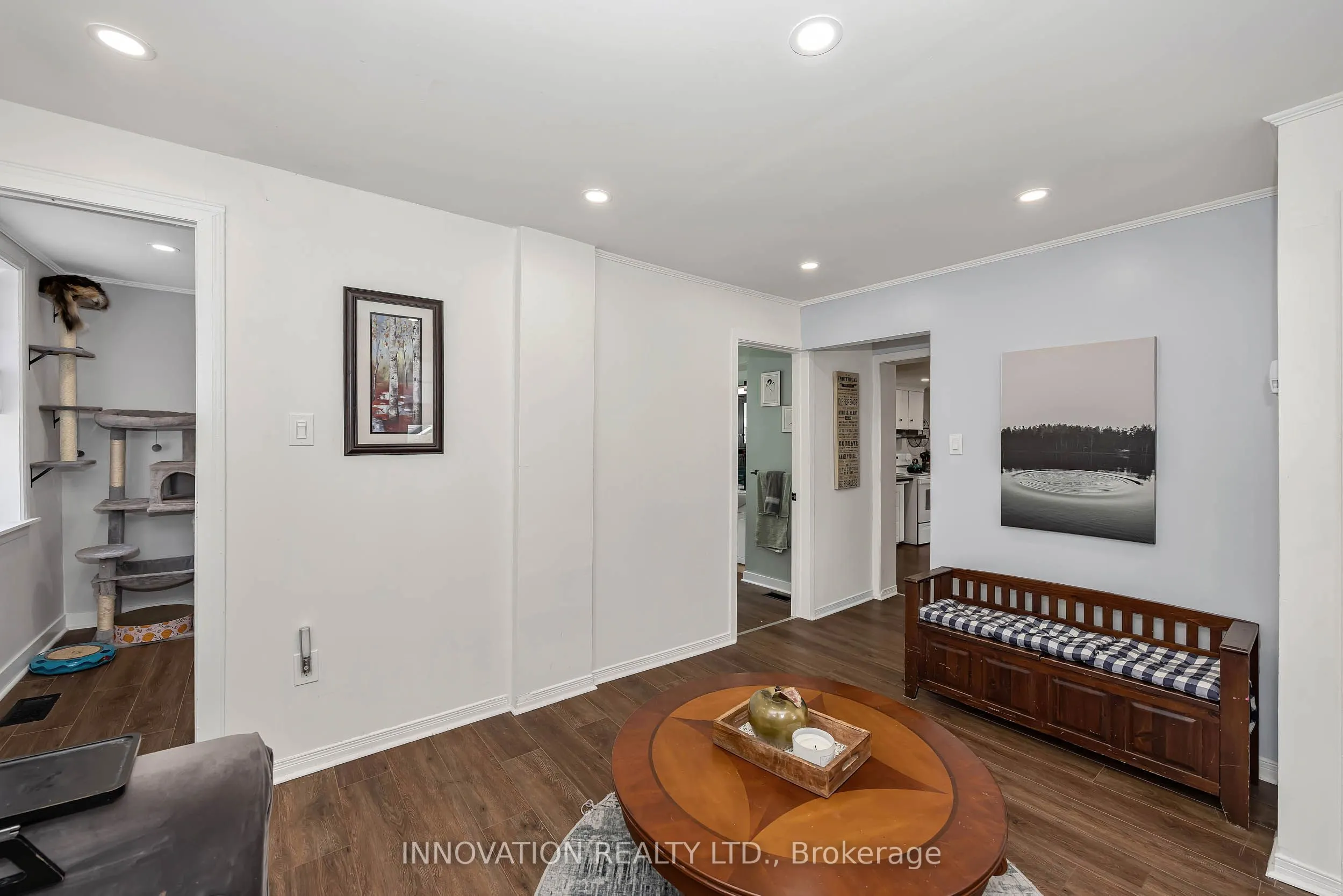 58 Russell Street N