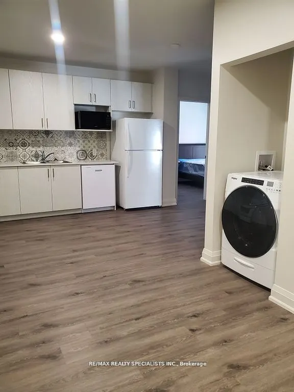 307 King Street E #206