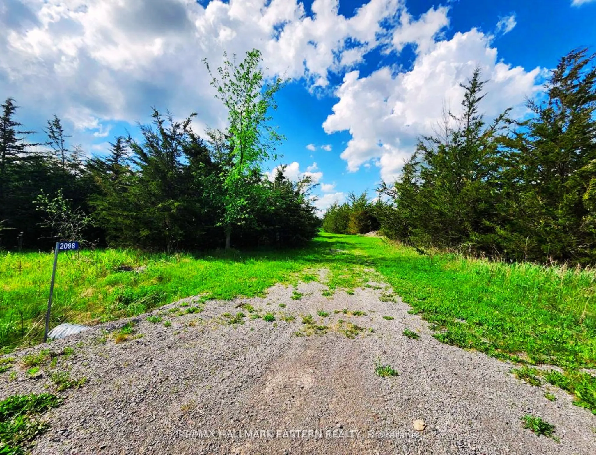 2098 13th Line E
