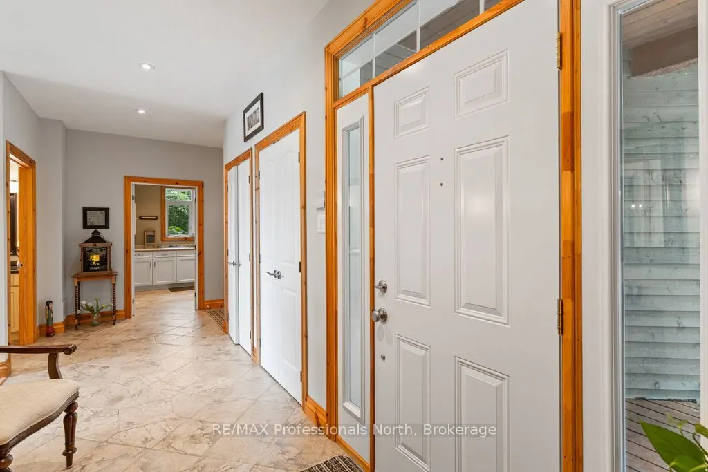 1041 Kingfisher Lane