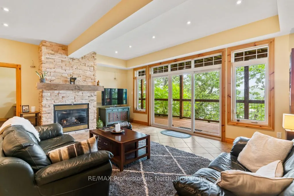 1041 Kingfisher Lane