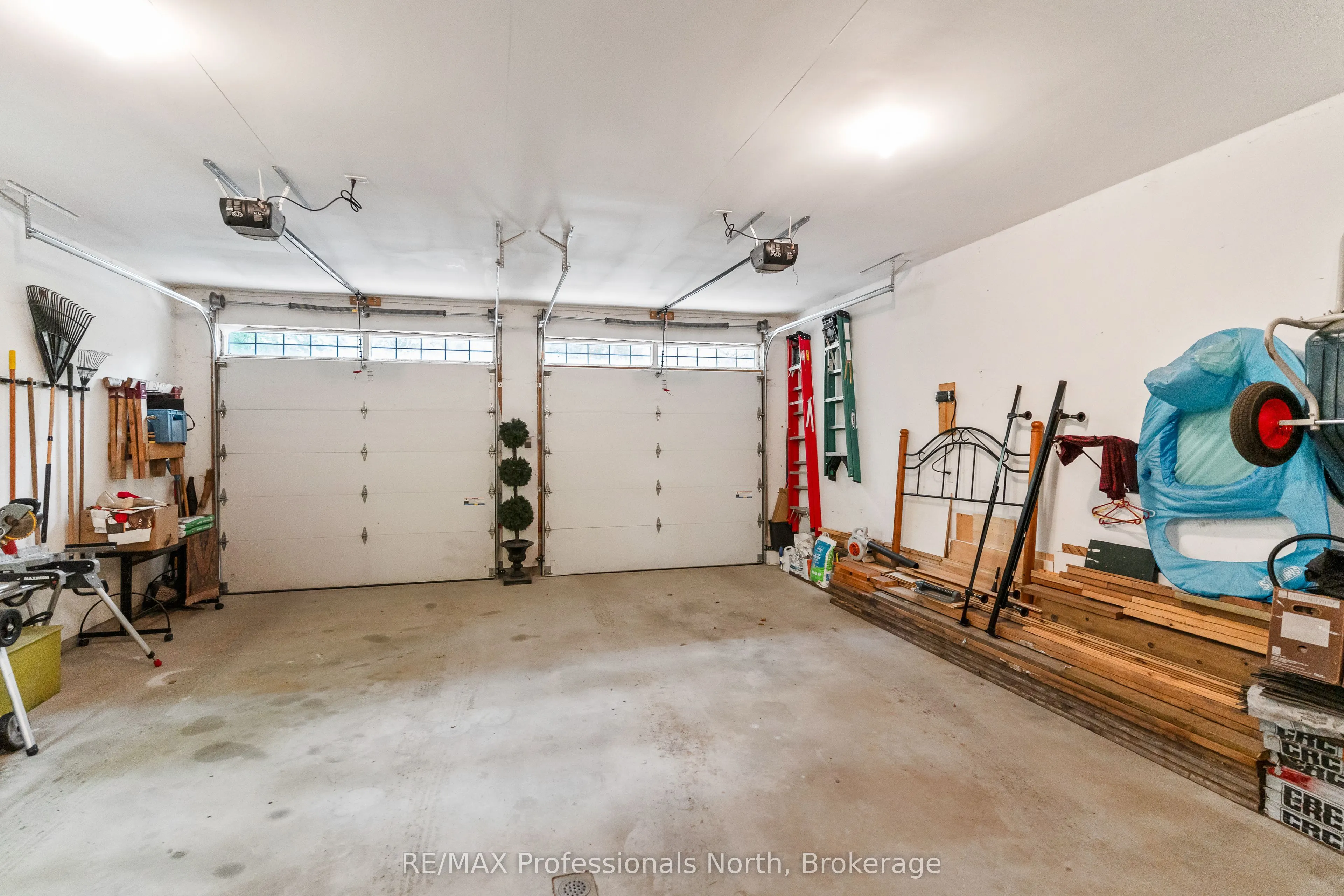 1041 Kingfisher Lane
