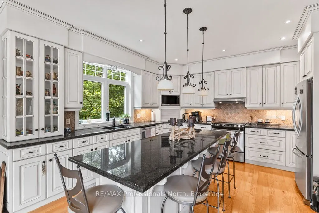 1041 Kingfisher Lane