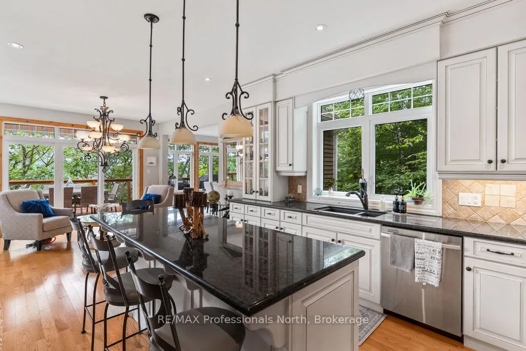 1041 Kingfisher Lane