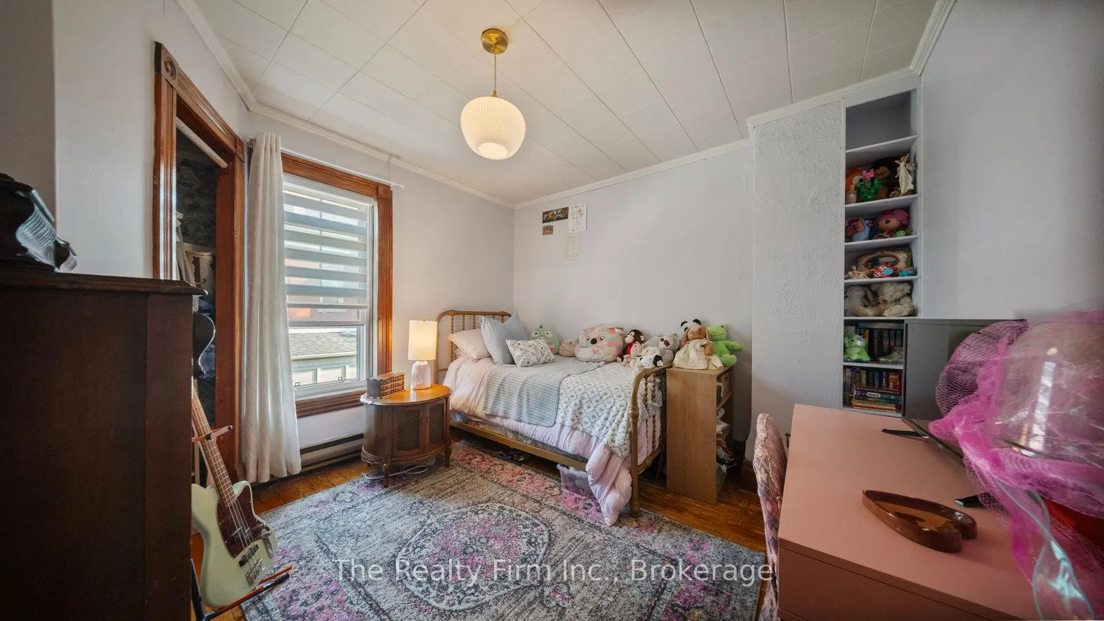 94 Woodstock Street N