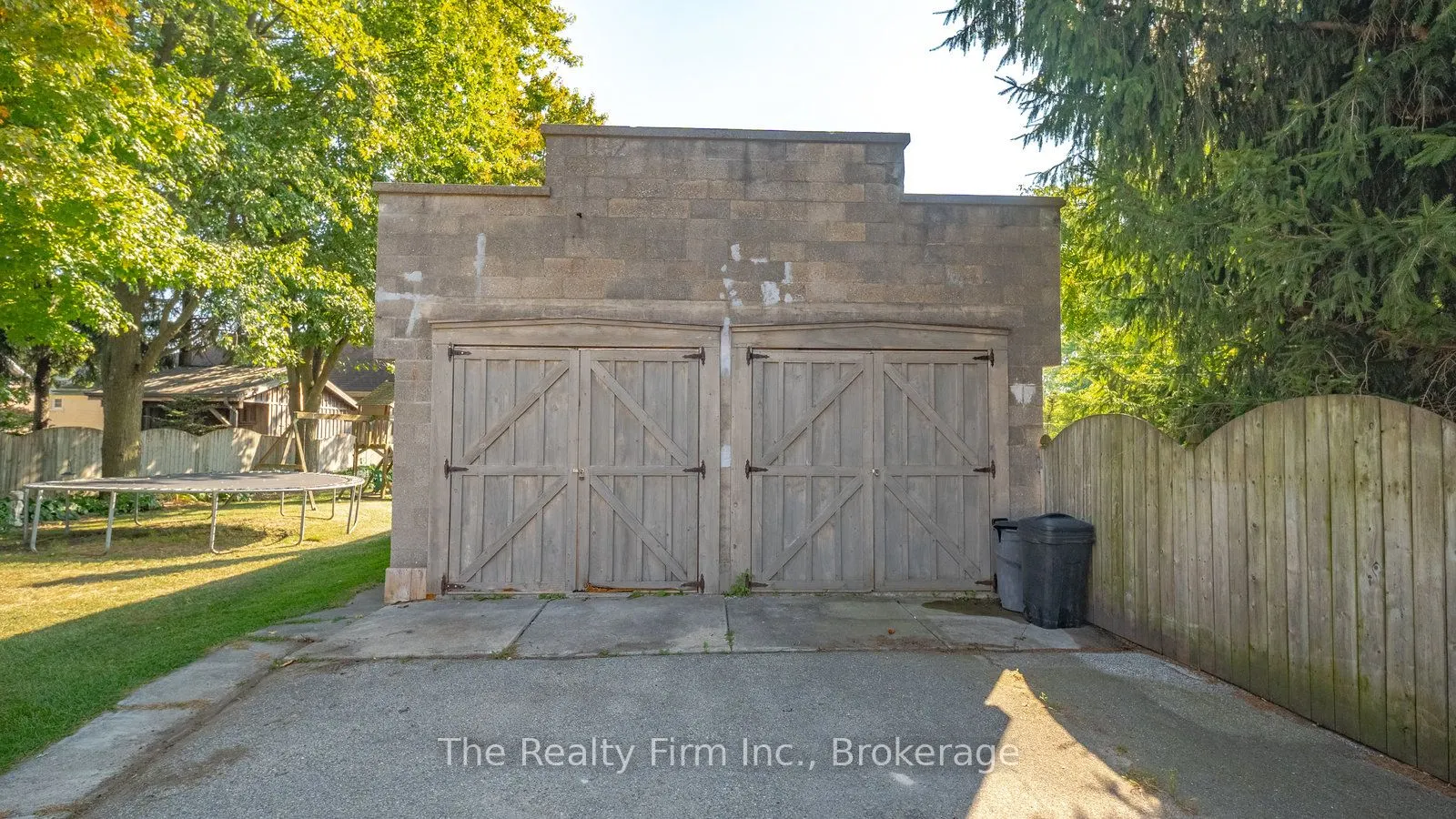 94 Woodstock Street N