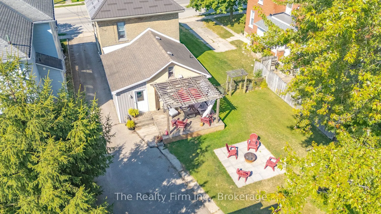 94 Woodstock Street N
