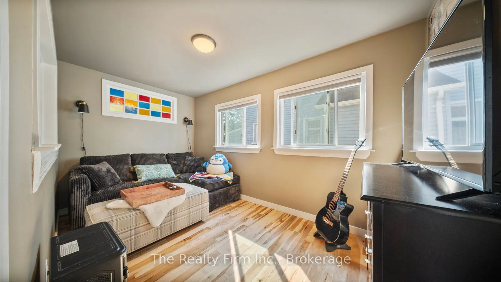 94 Woodstock Street N