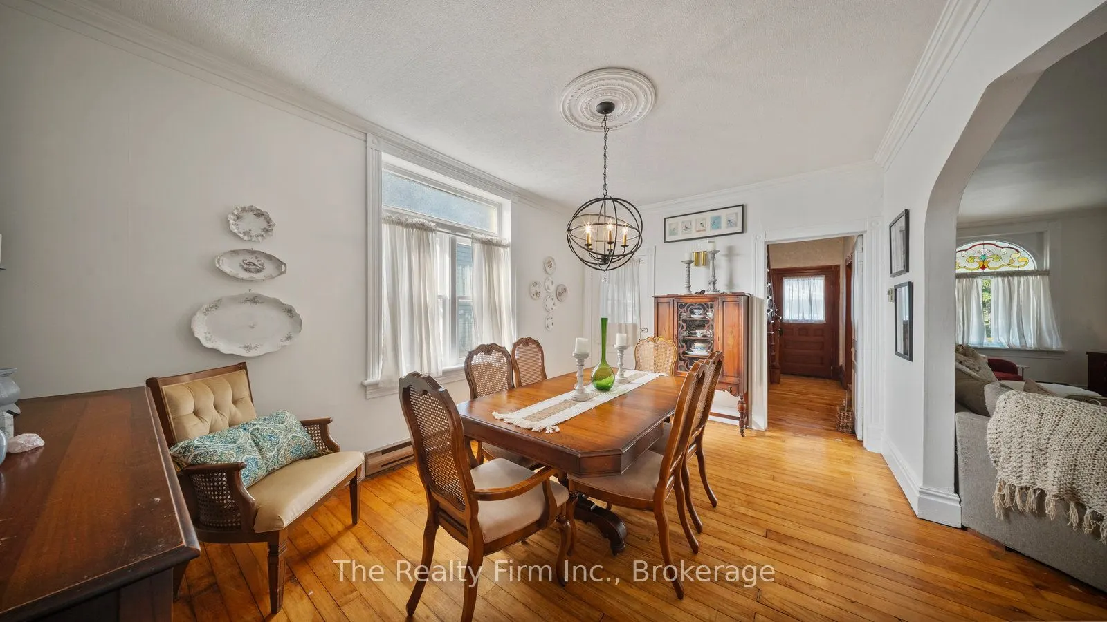 94 Woodstock Street N