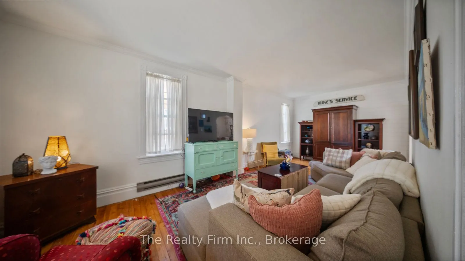 94 Woodstock Street N