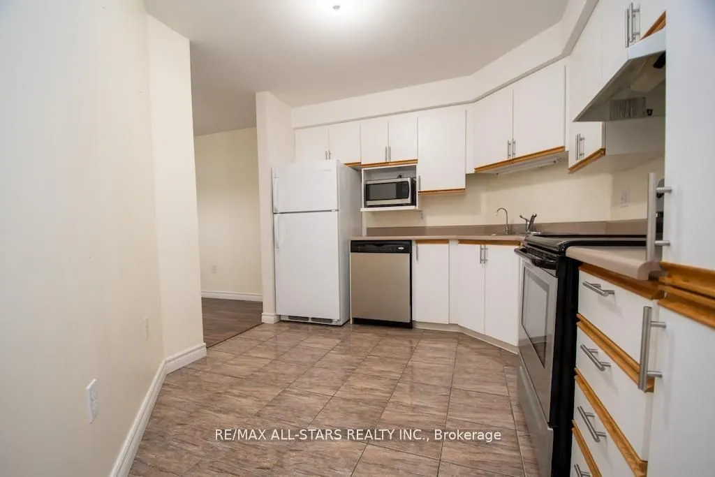 8 Huron Street #106