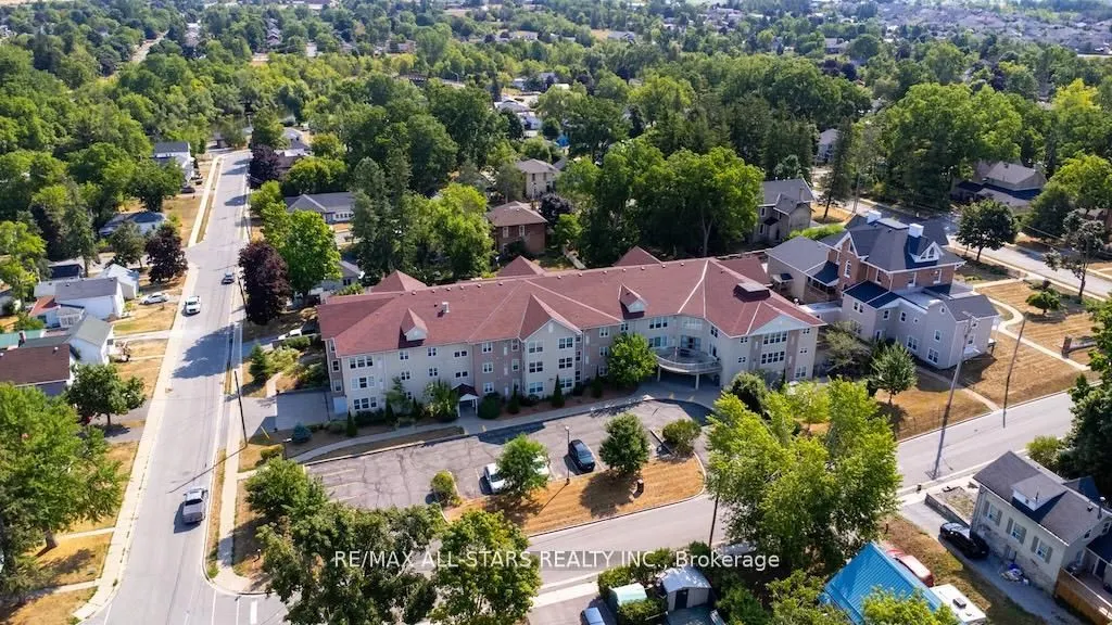 8 Huron Street #106