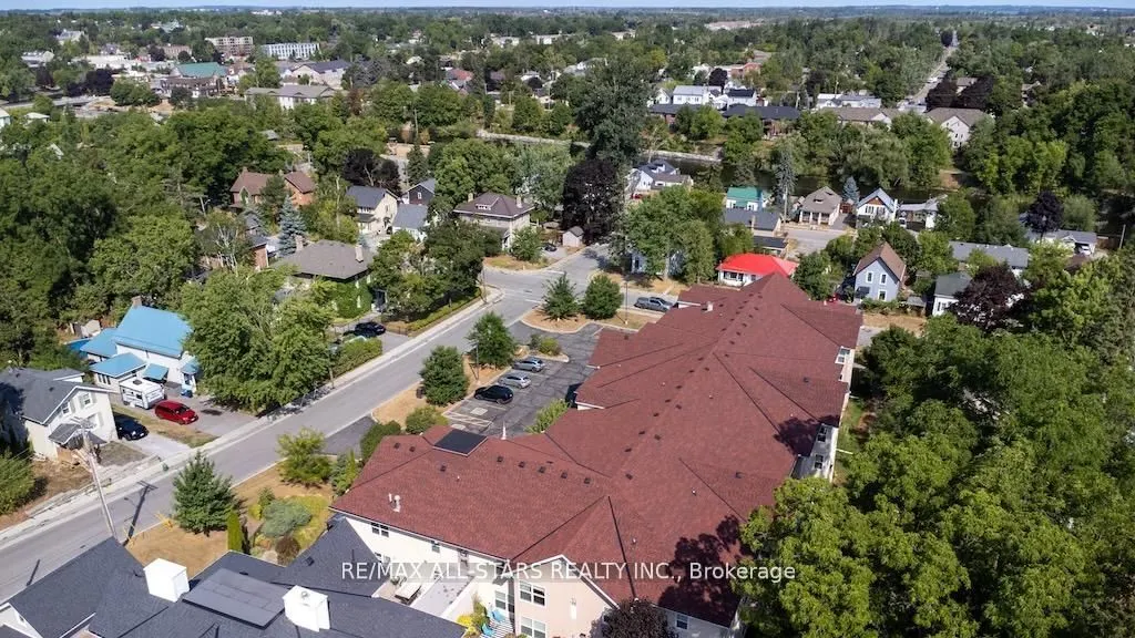 8 Huron Street #106
