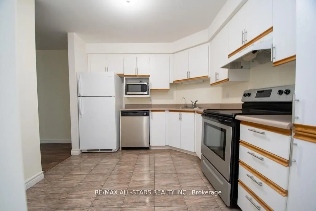 8 Huron Street #106