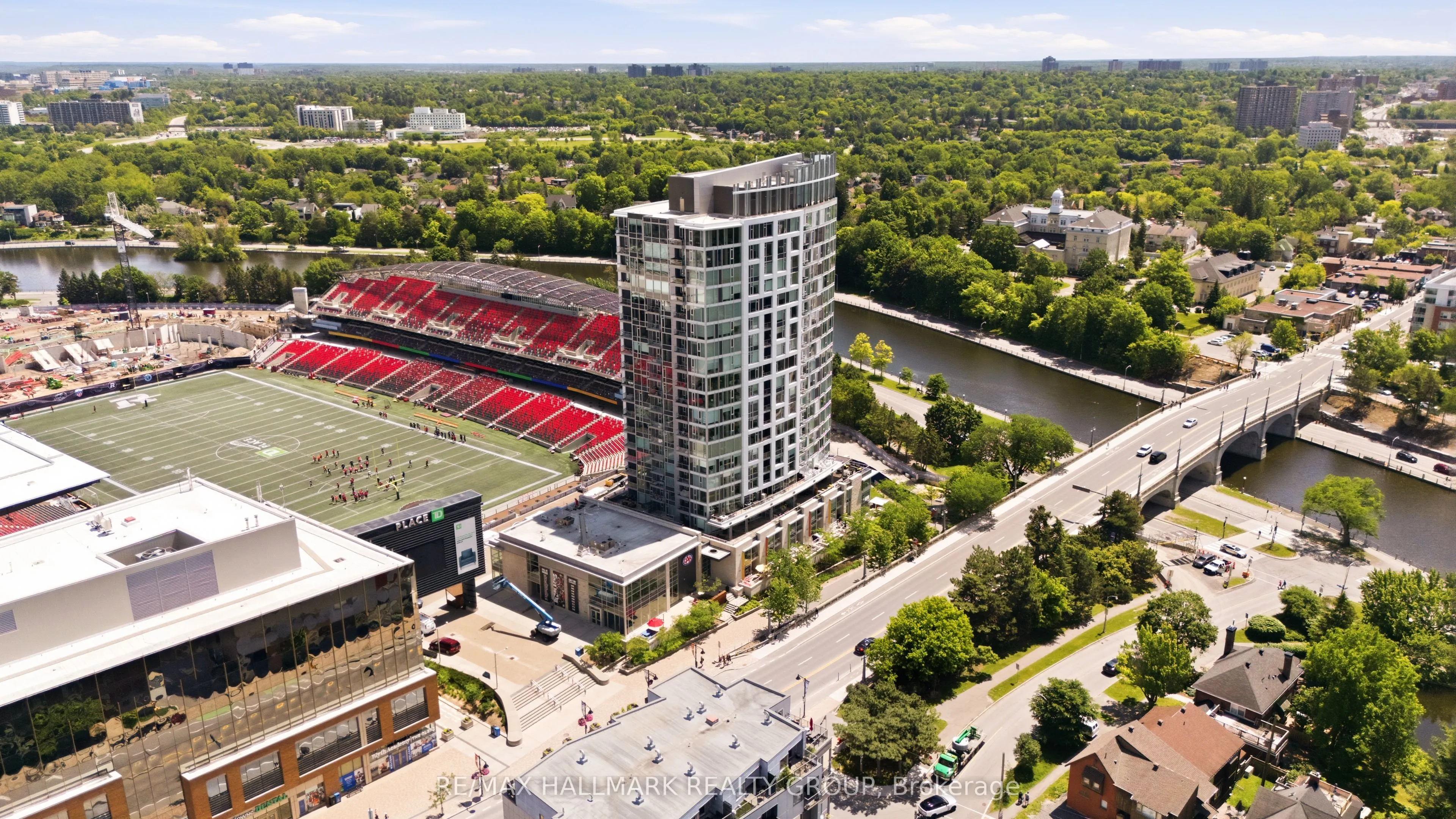 1035 Bank Street #1205