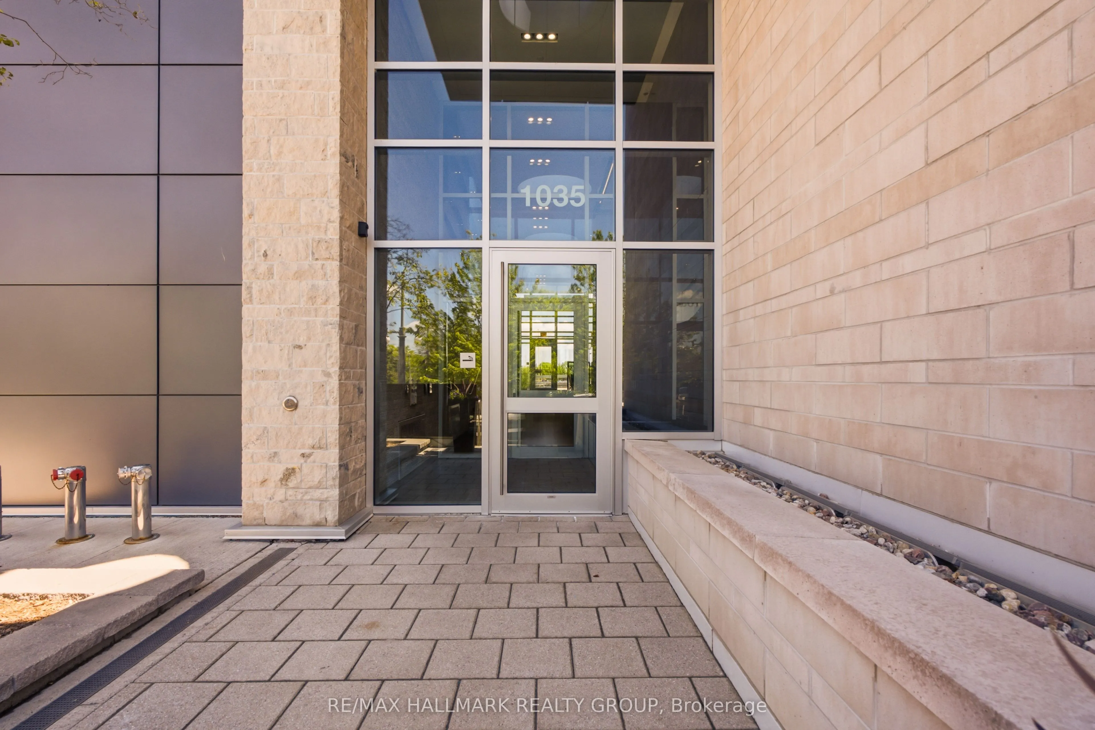 1035 Bank Street #1205