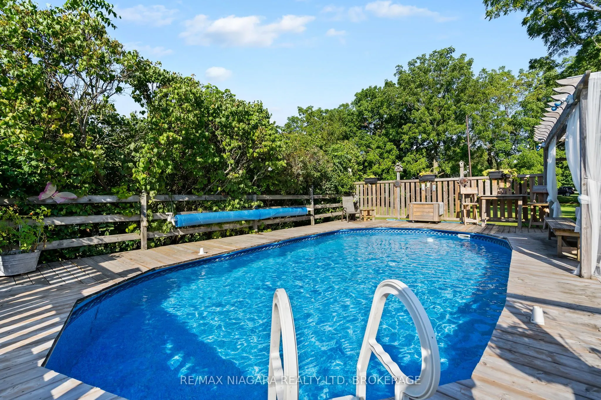 11562 Lakeshore Road
