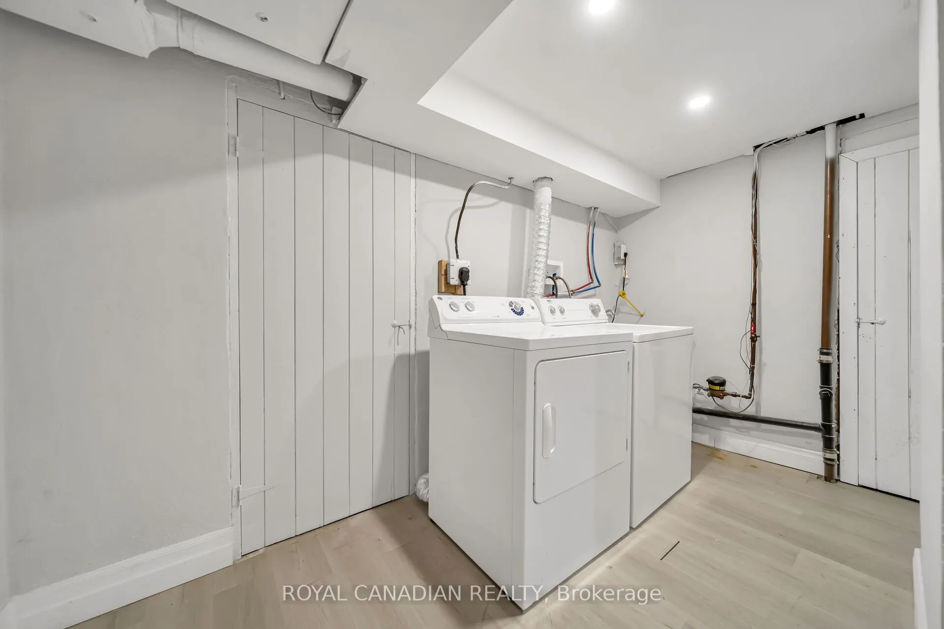 284 Cedar Crescent