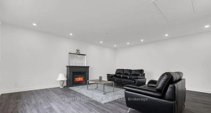 3035 Niagara Parkway