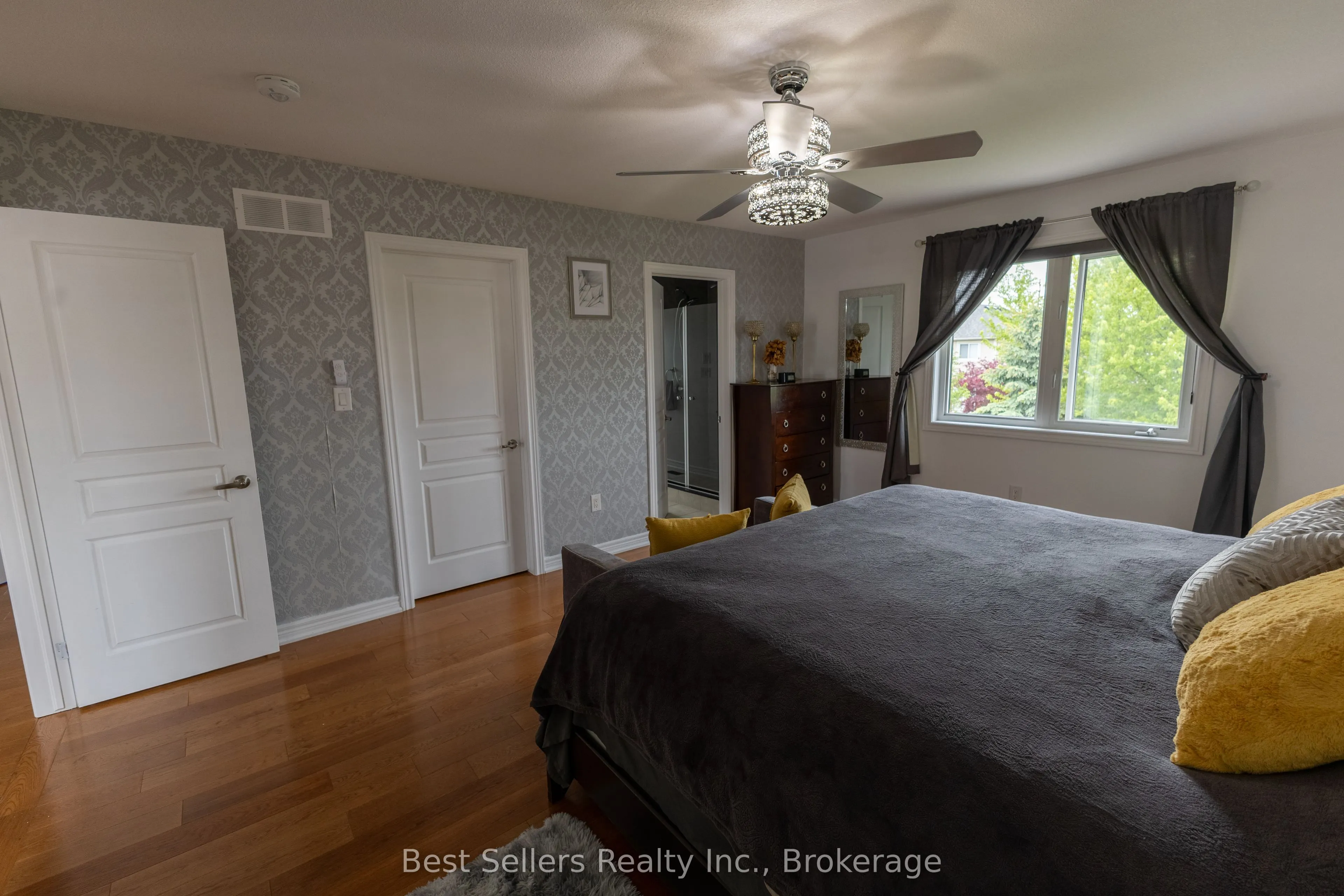 214 Cardinal Crescent