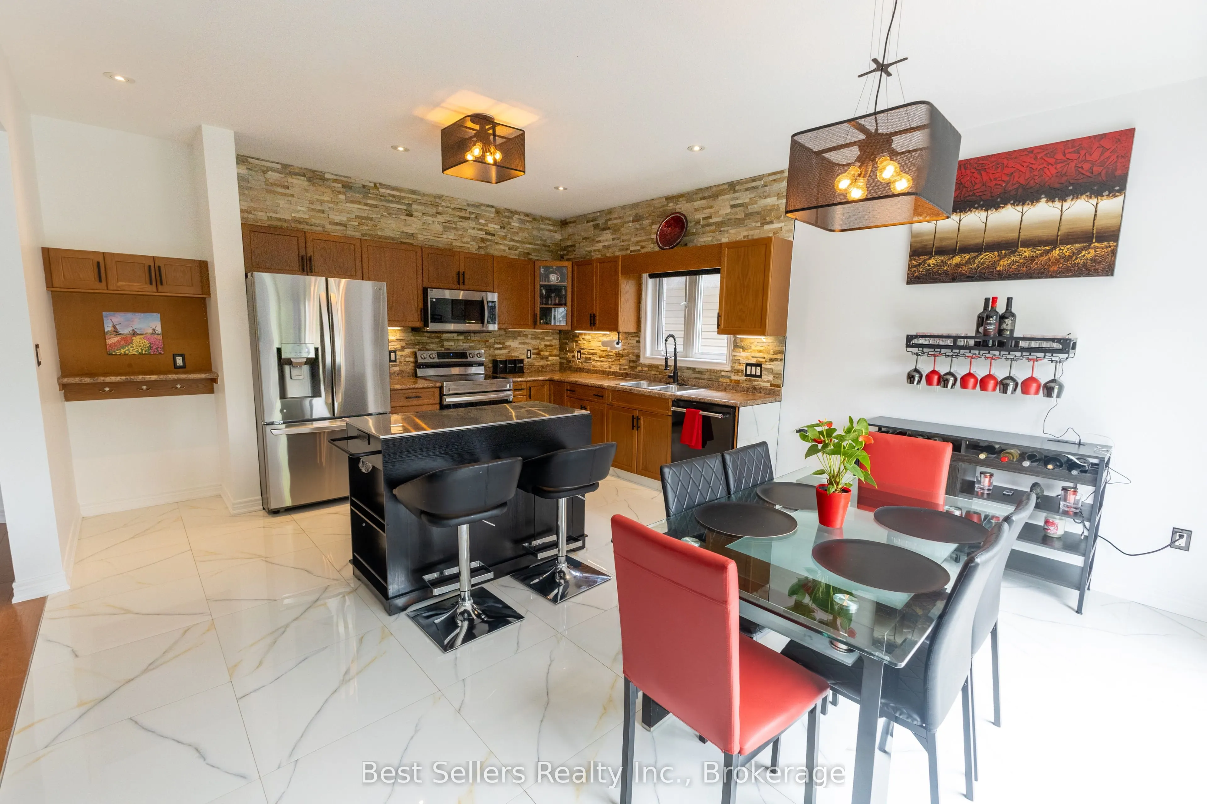 214 Cardinal Crescent