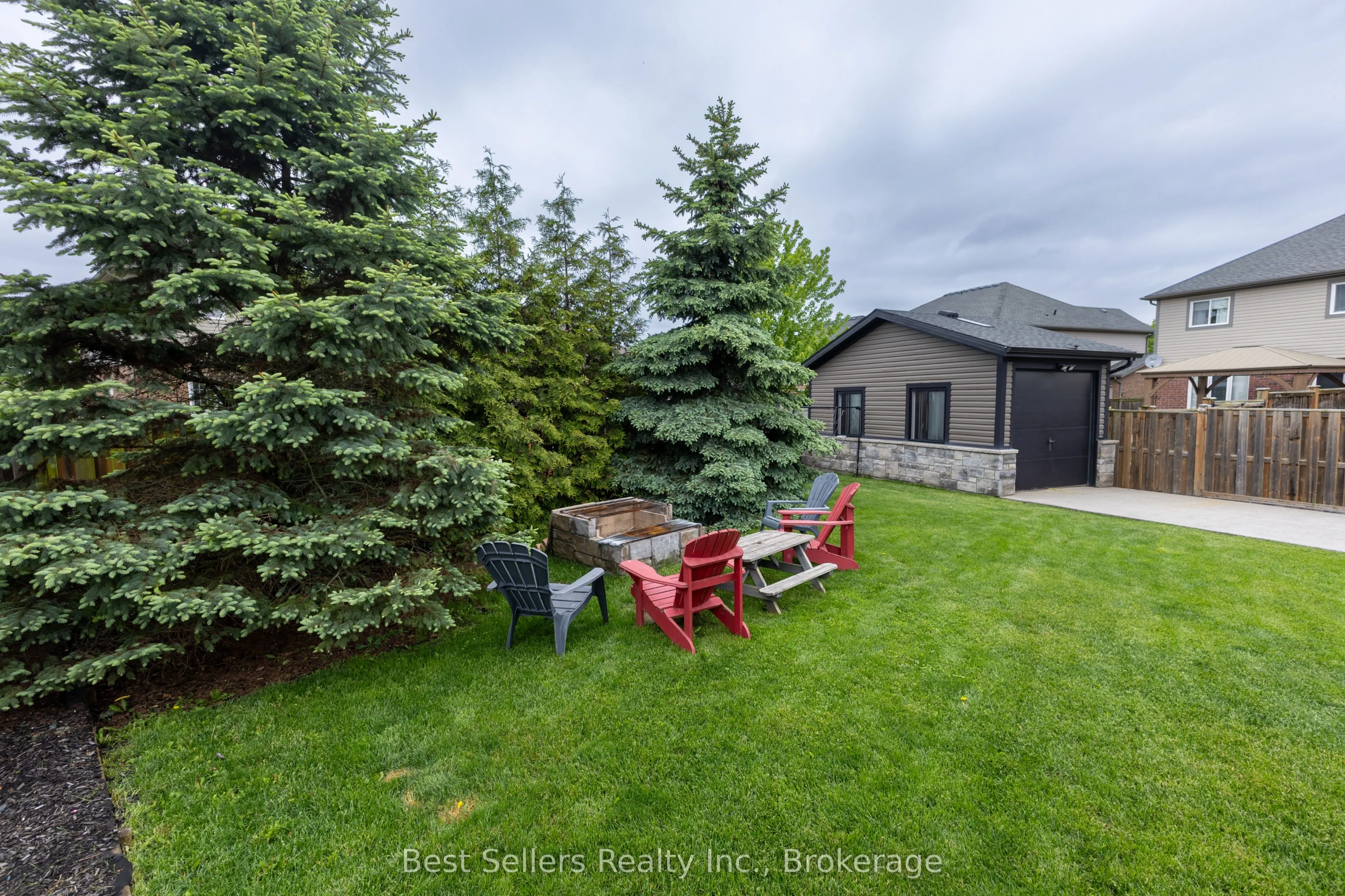 214 Cardinal Crescent