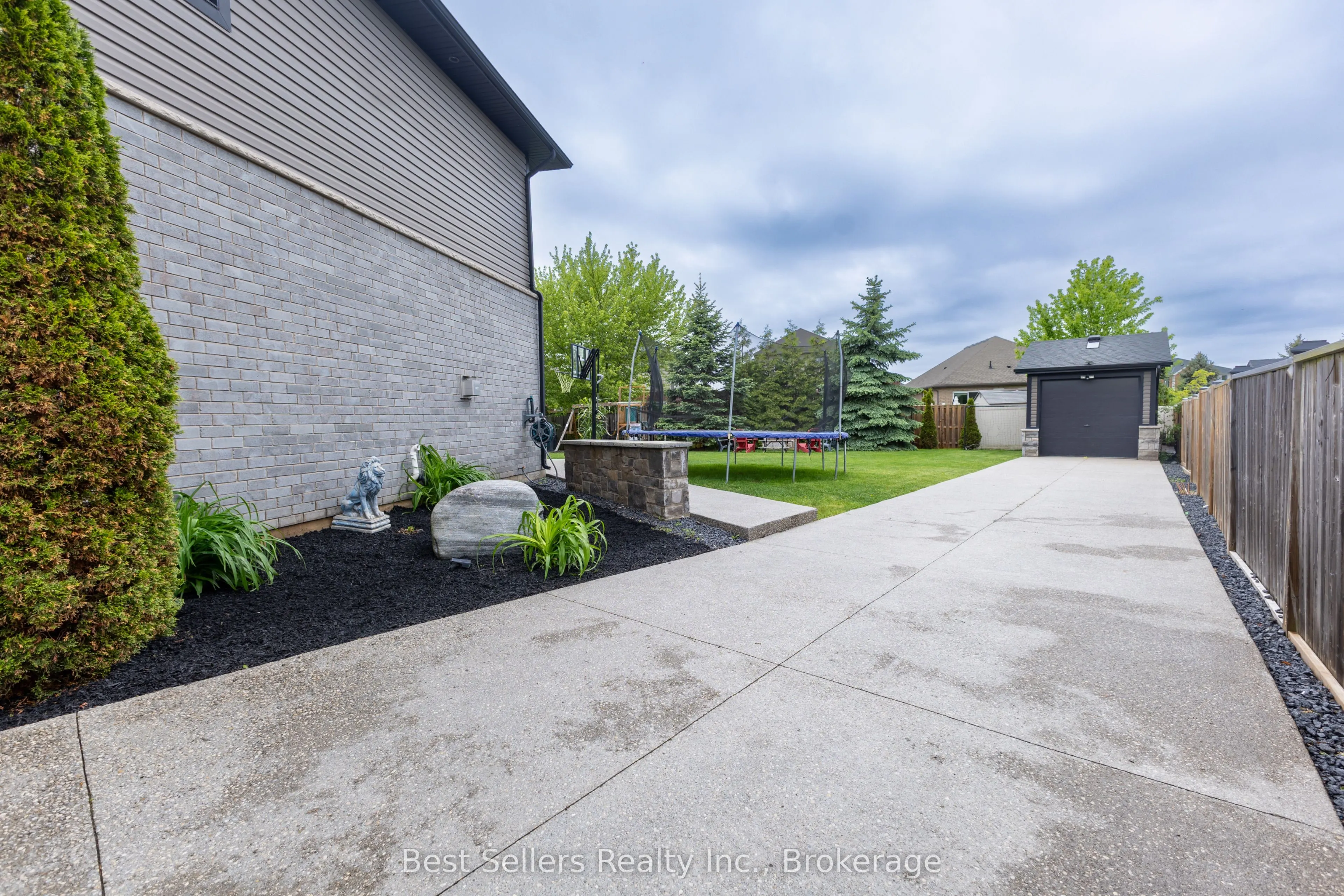 214 Cardinal Crescent