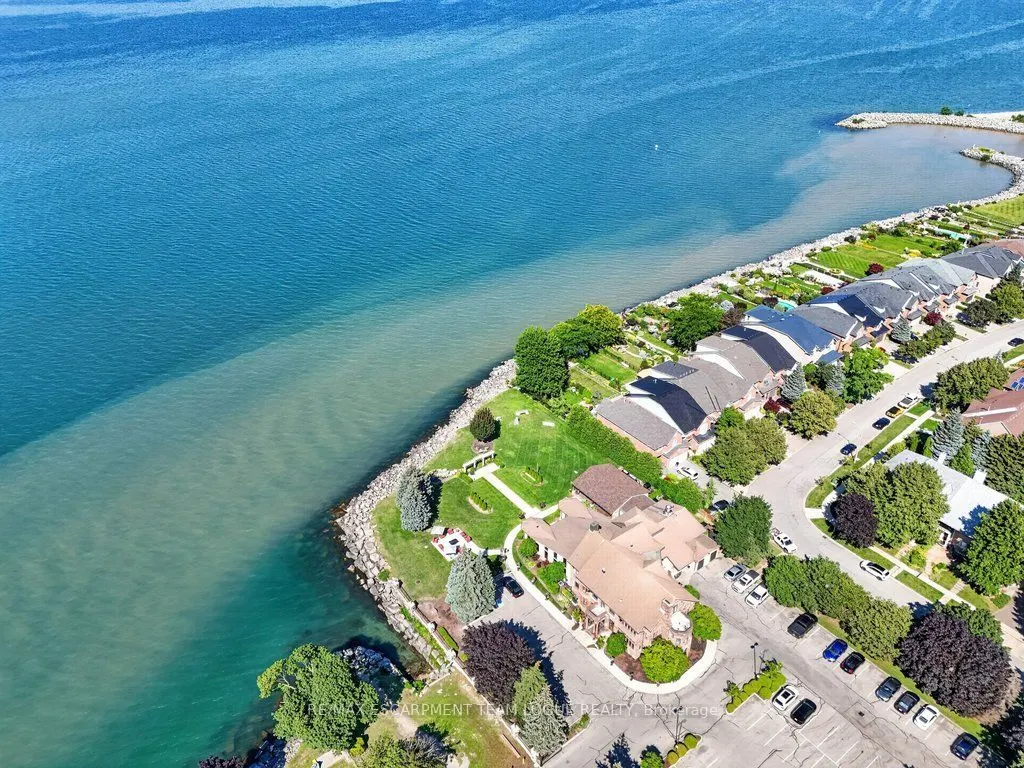 6 Harbour Drive