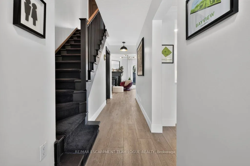 6 Harbour Drive