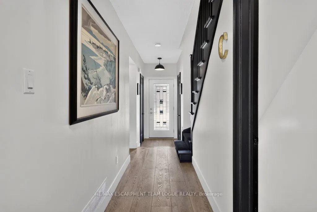 6 Harbour Drive