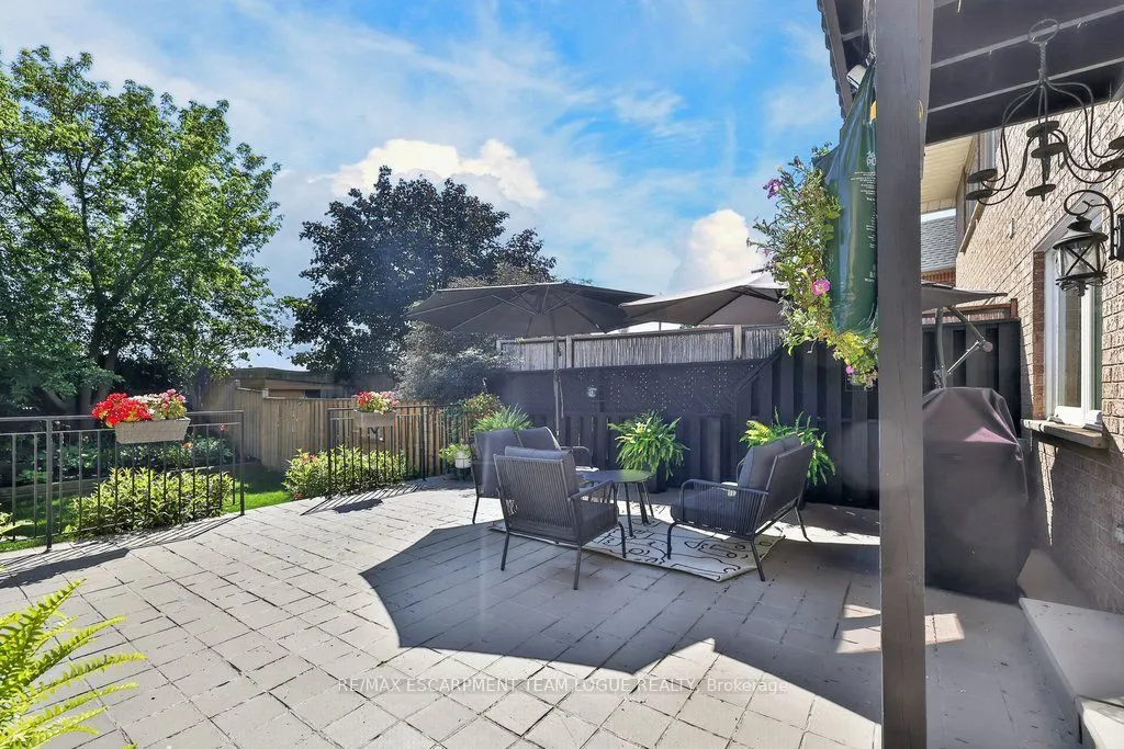 6 Harbour Drive