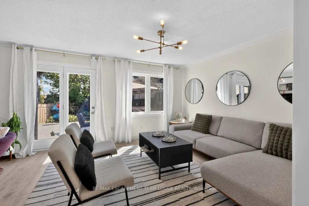 6 Harbour Drive