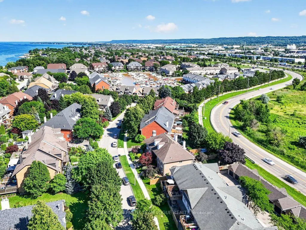 6 Harbour Drive