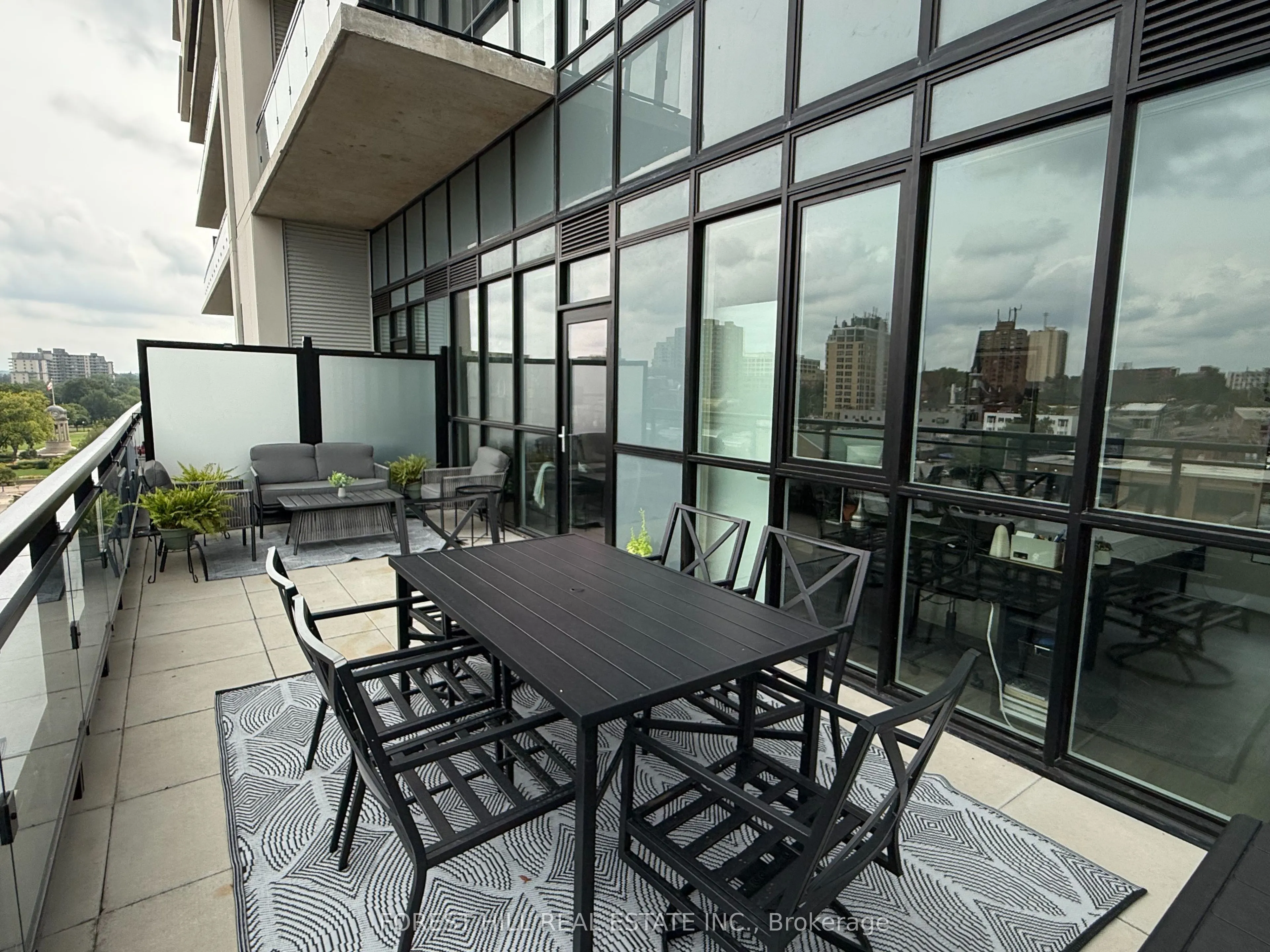 60 Charles Street W #602