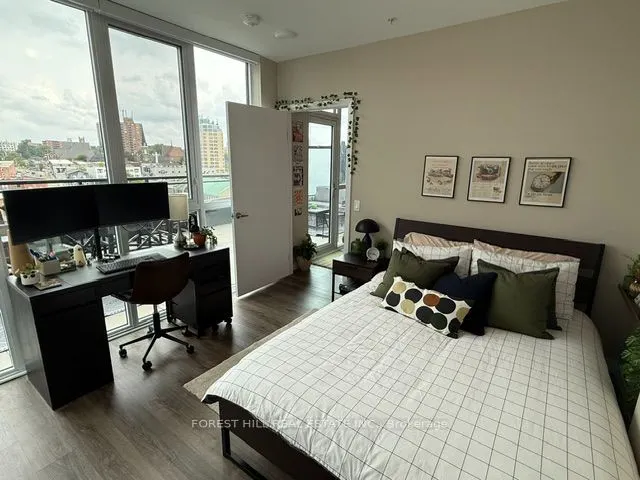 60 Charles Street W #602