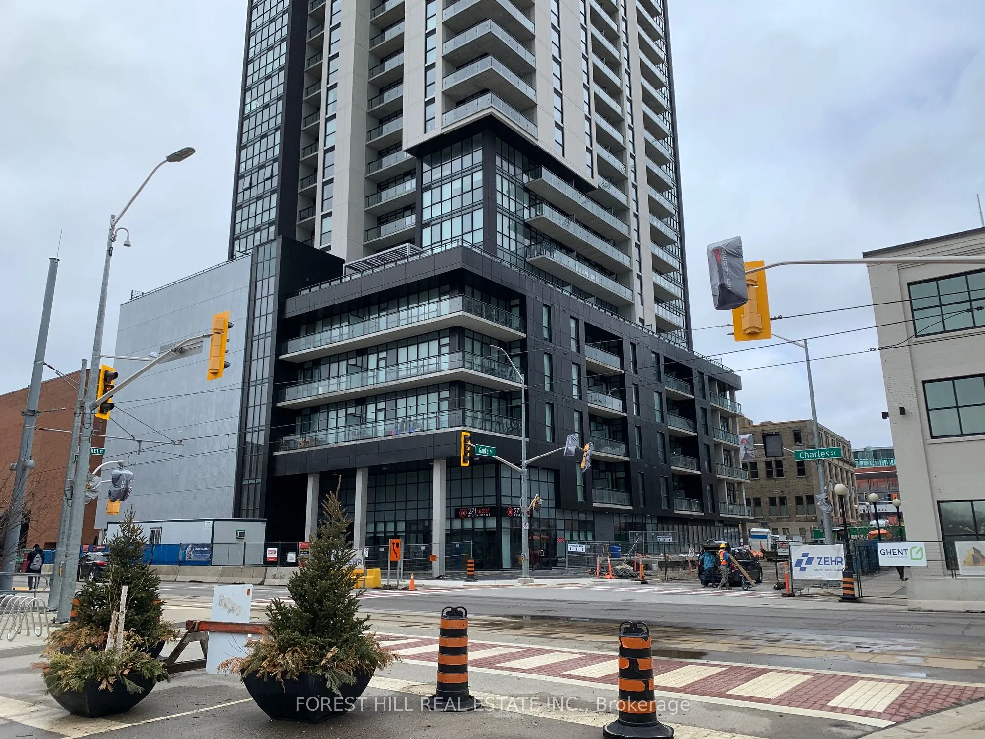 60 Charles Street W #602